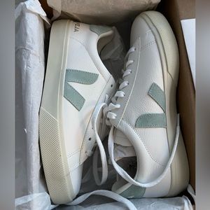 VEJA Campo Sneakers extra white matcha, New with tags in box, size 9.5 or 41